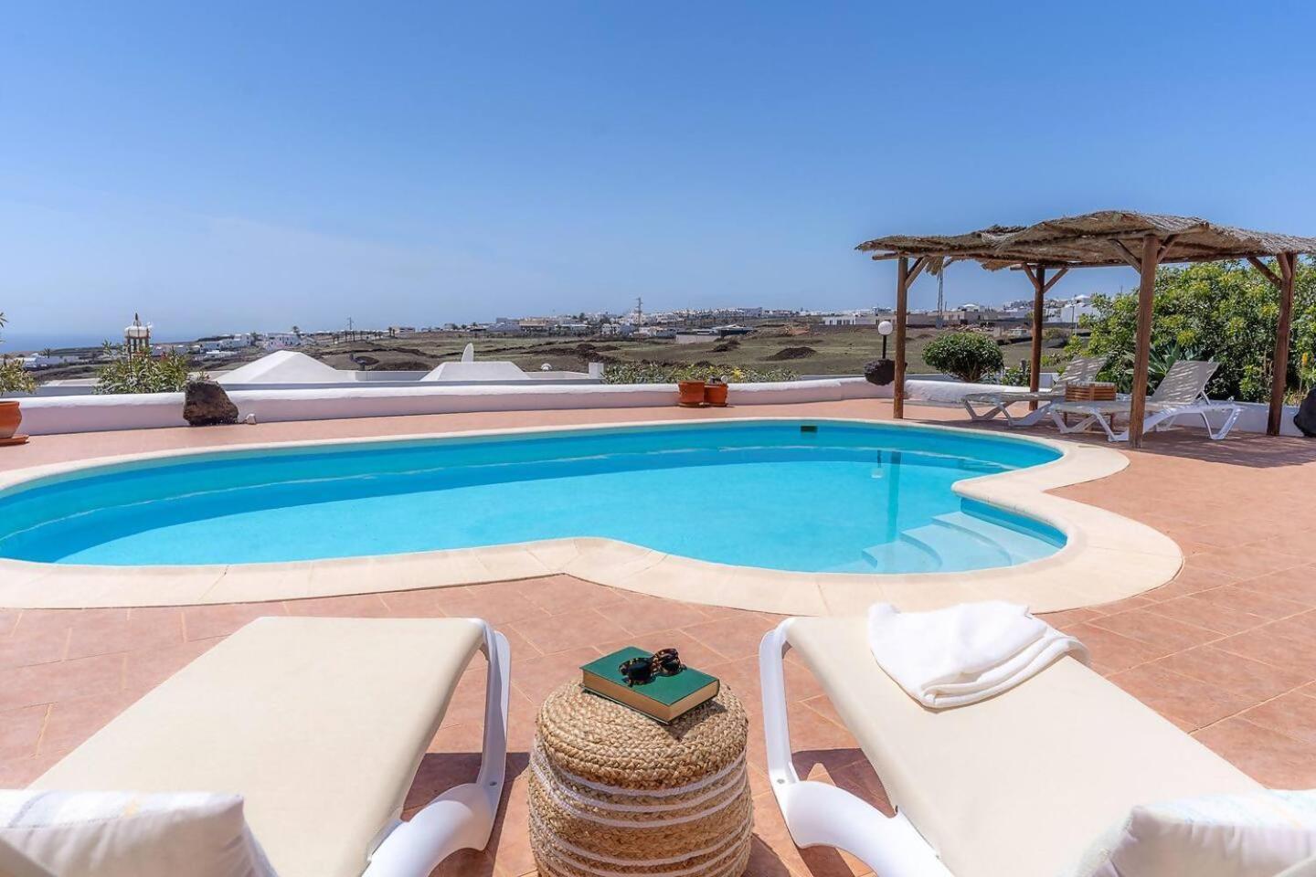 Amazing 3 Bedroom Ocean View With Pool Tías Kültér fotó