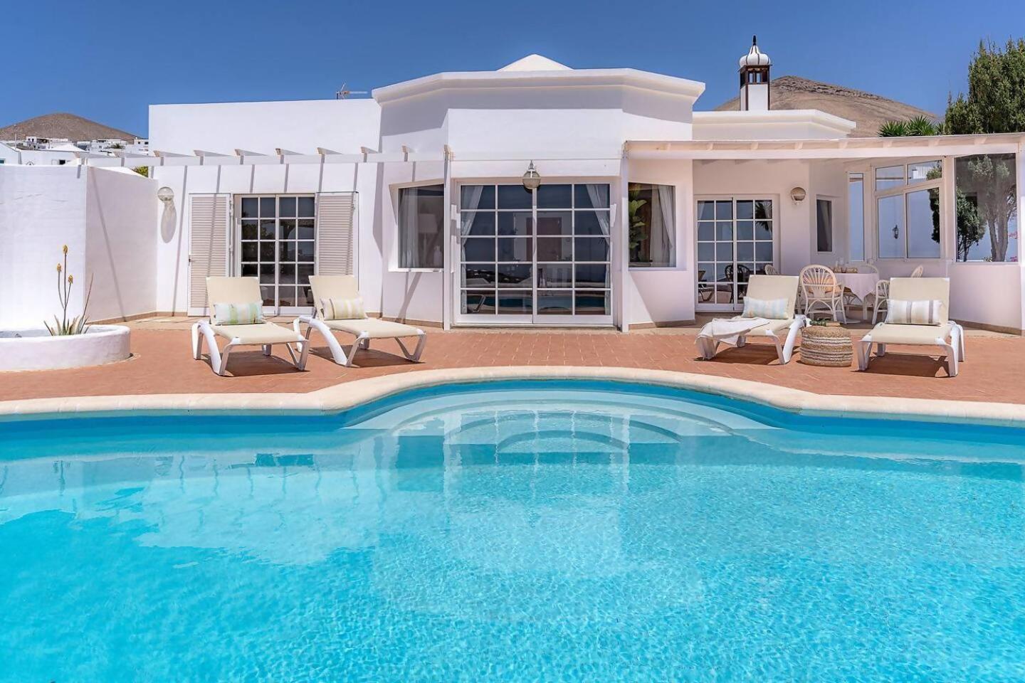 Amazing 3 Bedroom Ocean View With Pool Tías Kültér fotó