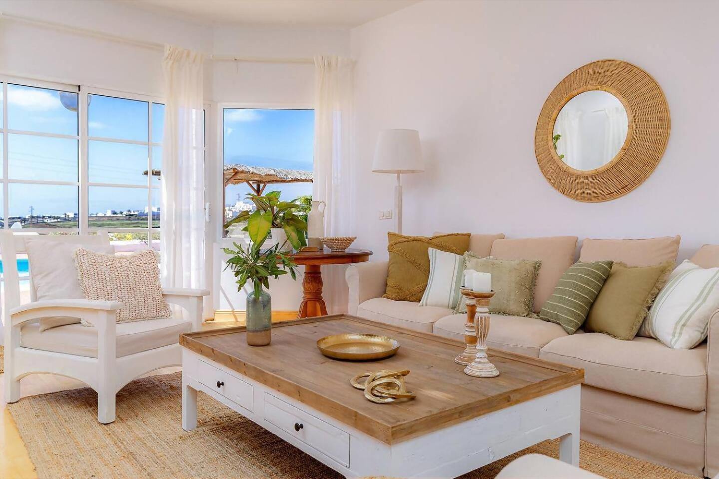 Amazing 3 Bedroom Ocean View With Pool Tías Kültér fotó