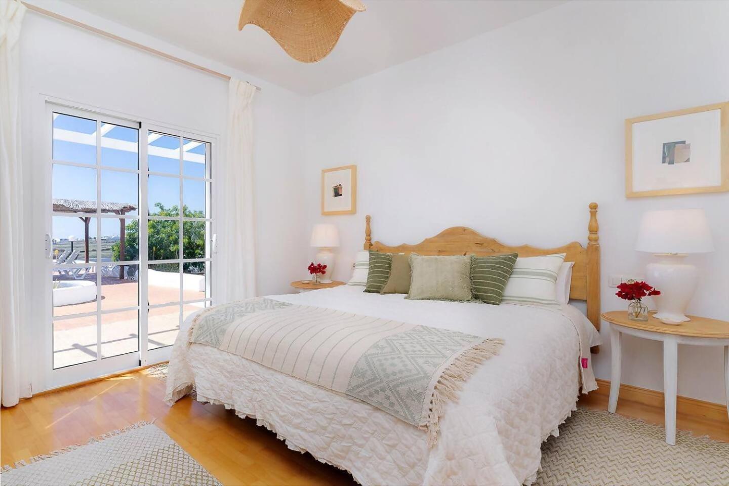 Amazing 3 Bedroom Ocean View With Pool Tías Kültér fotó