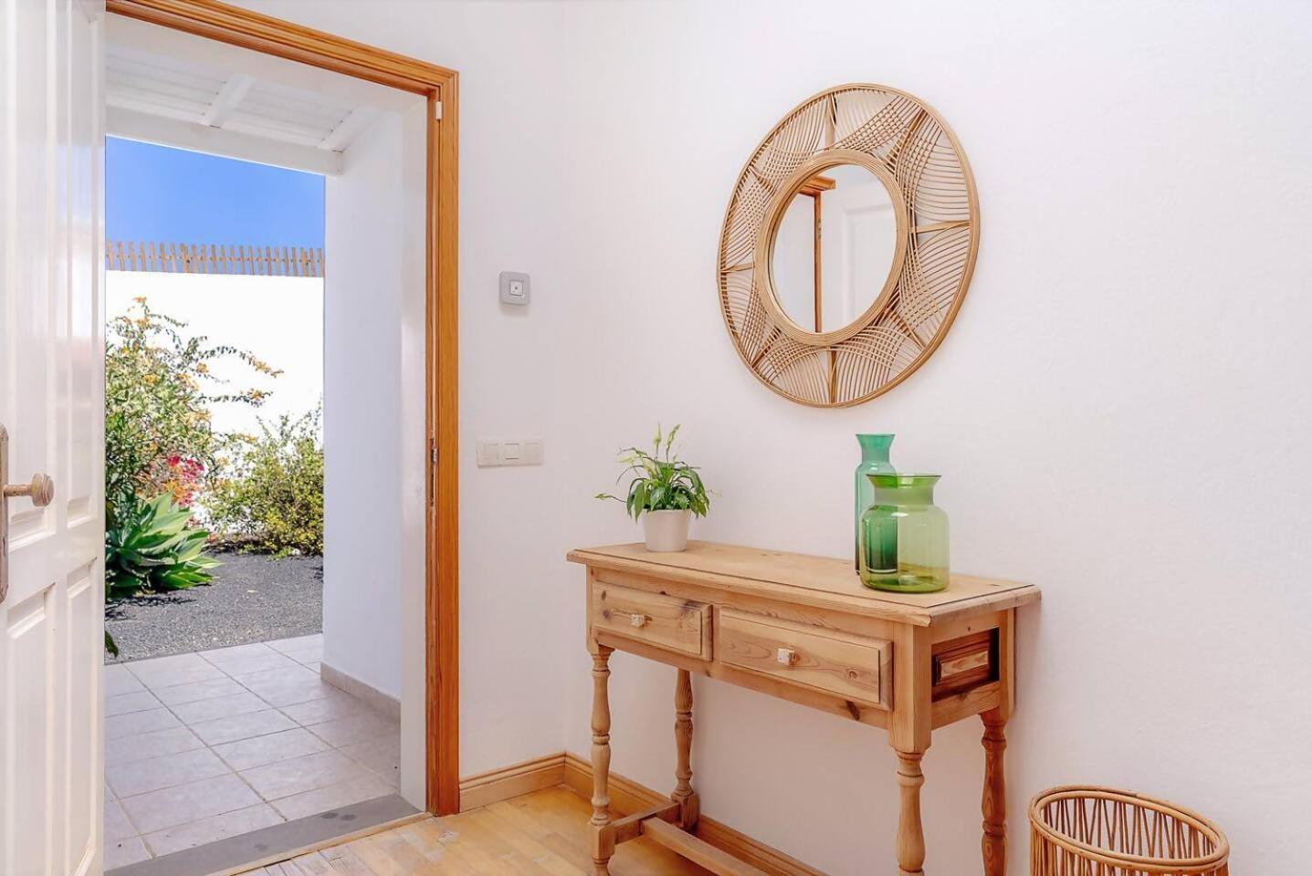 Amazing 3 Bedroom Ocean View With Pool Tías Kültér fotó