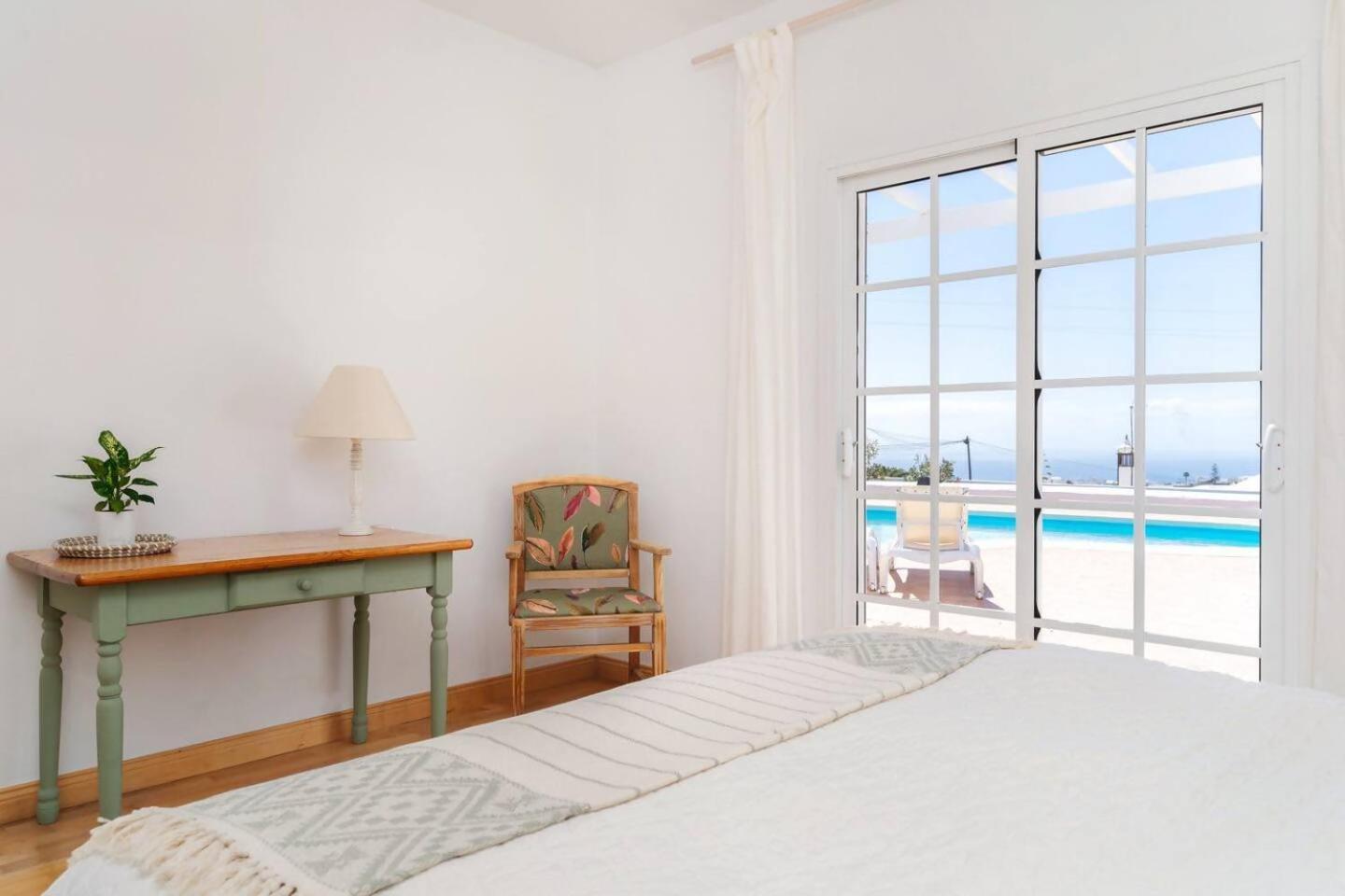Amazing 3 Bedroom Ocean View With Pool Tías Kültér fotó