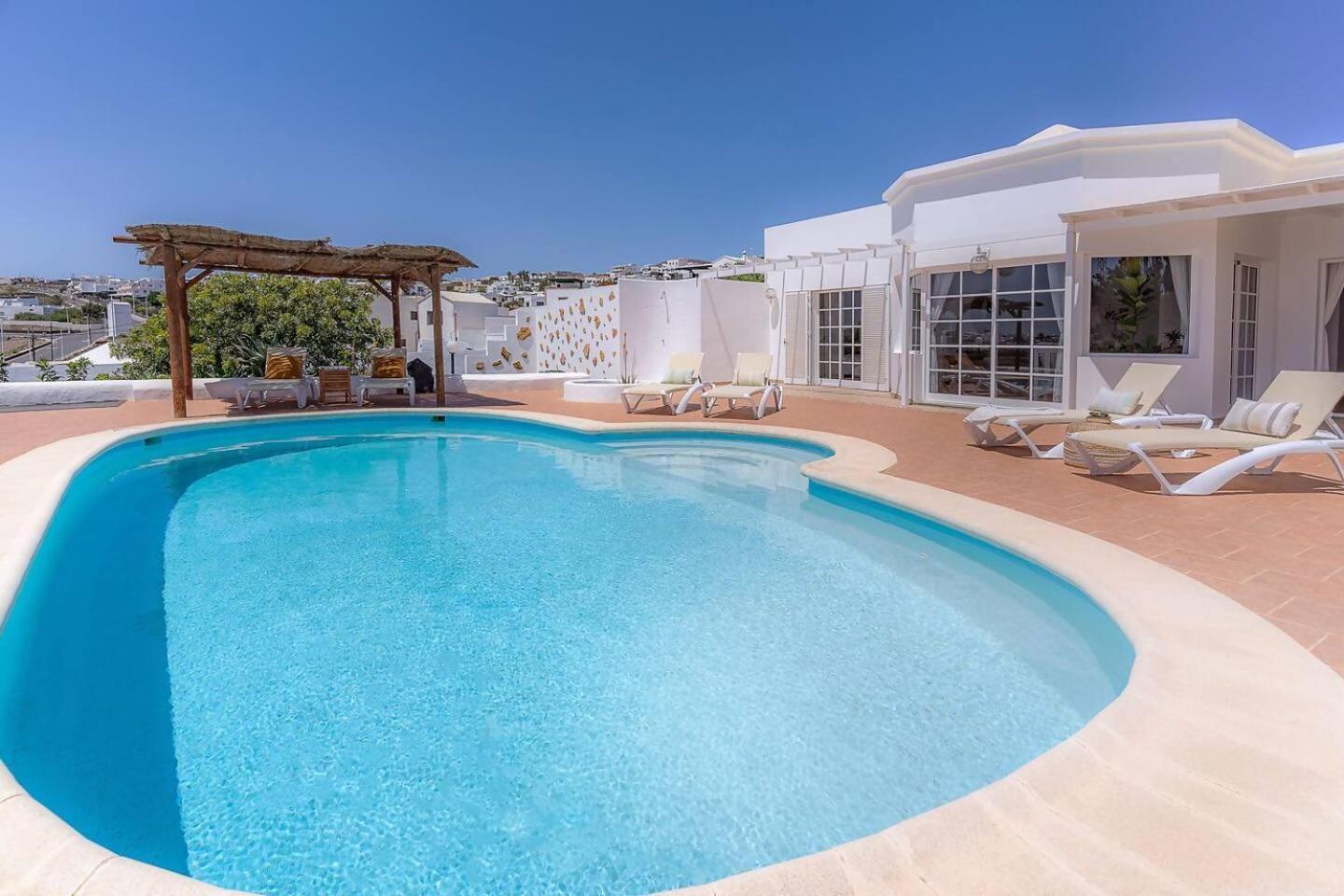 Amazing 3 Bedroom Ocean View With Pool Tías Kültér fotó